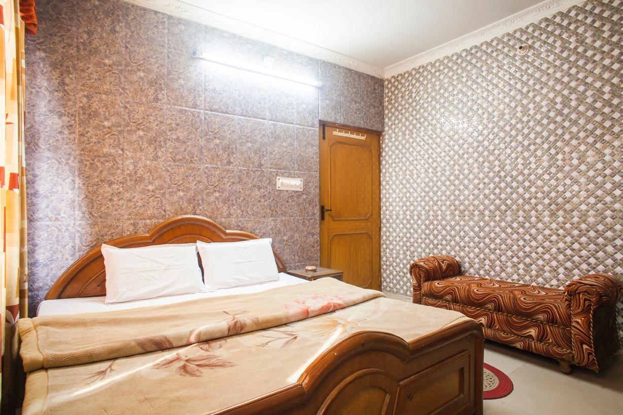 Hotel Grant Deluxe 메루트 외부 사진